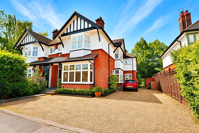 2 Bedroom Flat To Rent In York Road, Woking, Surrey, GU22