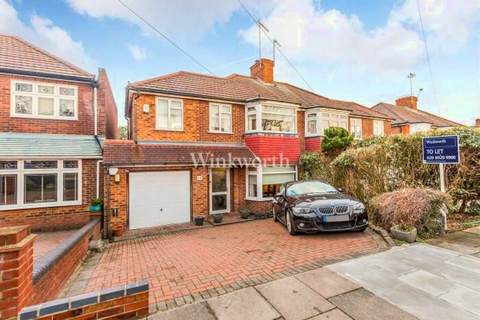 3 Bedroom Detached House To Rent In Culgaith Gardens, Enfield, EN2