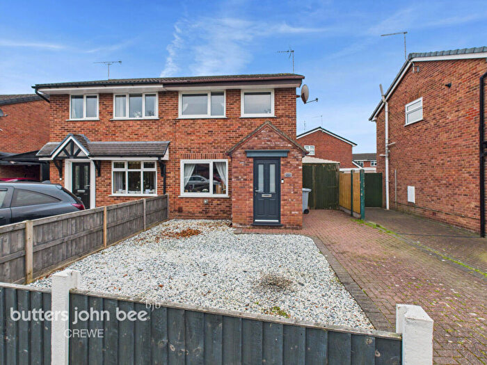 3 Bedroom Semi Detached House For Sale In Mablins Lane, Crewe, CW1