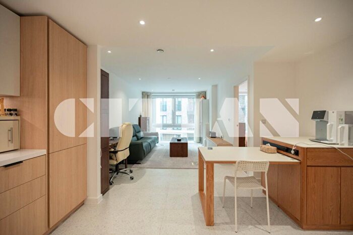 1 Bedroom Apartment For Sale In Bouchon Point, Cendal Crescent, London, E1
