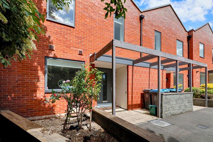 3 Bedroom End Of Terrace House For Sale In Reservoir Way, London, NW10