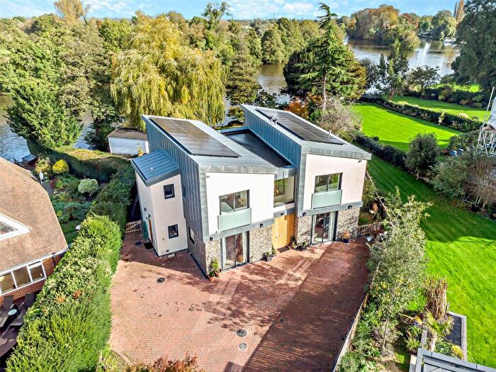 5 Bedroom Detached House For Sale In Vicarage Walk, Bray, Maidenhead, Berkshire, SL6