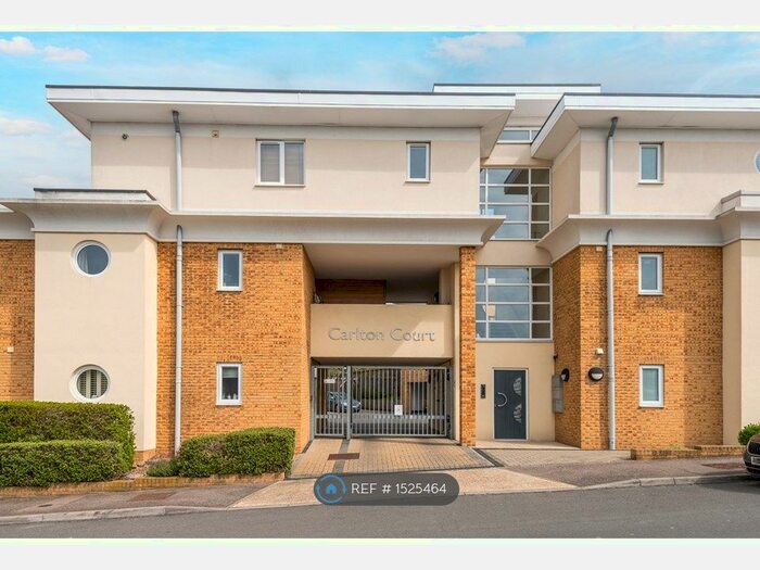 2 Bedroom Flat To Rent In Carlton Court, Whitstable, CT5