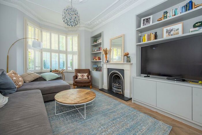 5 Bedroom Terraced House To Rent In Grandison Road London, SW11