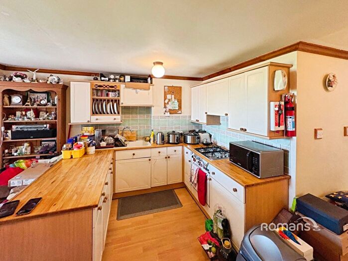 2 Bedroom Flat To Rent In Queens Road, Aldershot, Hampshire, GU11