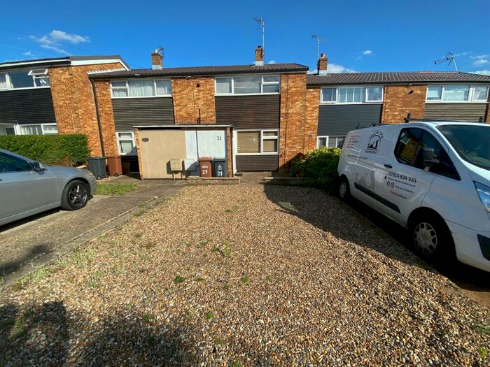 2 Bedroom House To Rent In Brook Drive, SG2