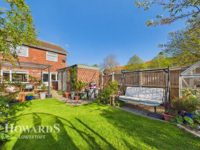 3 Bedroom End Of Terrace House For Sale In The Nordalls, Kessingland, NR33