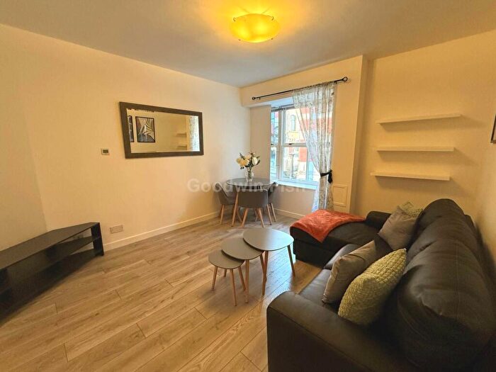 2 Bedroom Apartment To Rent In Velvet Court, Granby Row, Manchester, M1