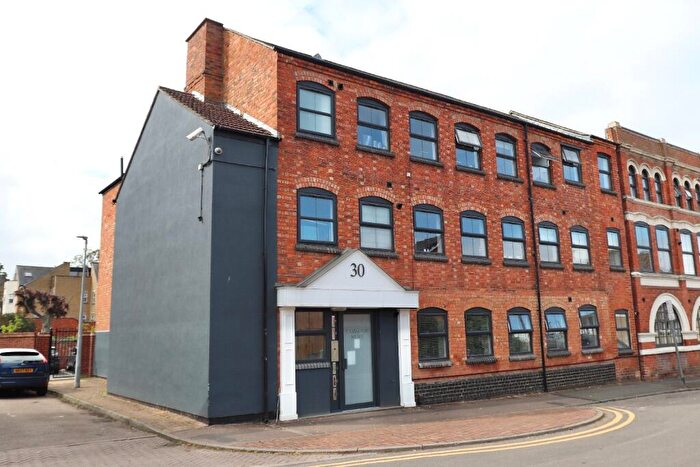 2 Bedroom Flat To Rent In Stockley Street, Northampton, NN1