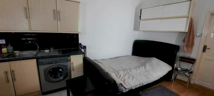 1 Bedroom Studio To Rent In Brigstock Road, Thornton Heath, CR7
