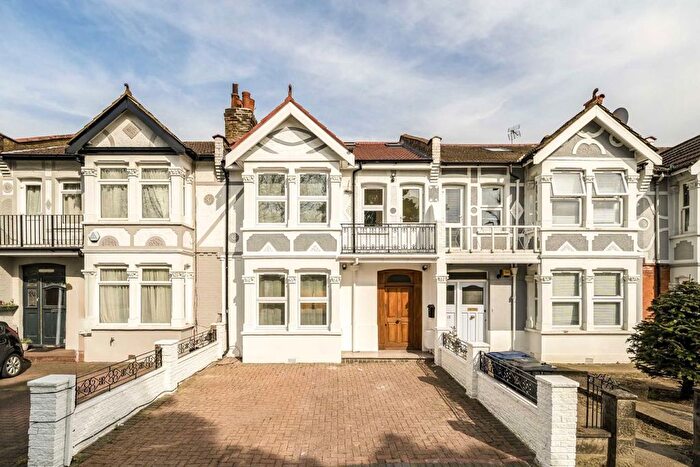 4 Bedroom Property To Rent In Eastfields Road, London, W3
