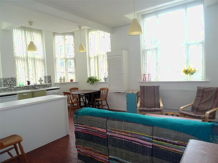 2 Bedroom Apartment To Rent In Paradise Street, Bradford, West Yorkshire, BD1