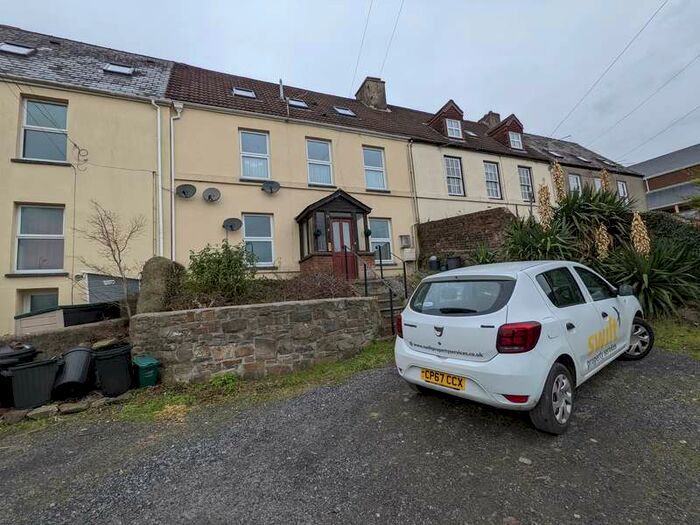 2 Bedroom Flat To Rent In Spring Gardens, Carmarthen, Carmarthenshire, SA31