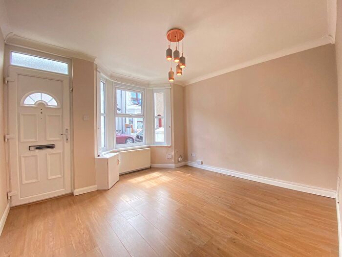 3 Bedroom Terraced House To Rent In Gordon Road, Gillingham, ME7