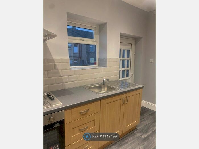 2 Bedroom Terraced House To Rent In Mount Avenue, Bradford, BD2