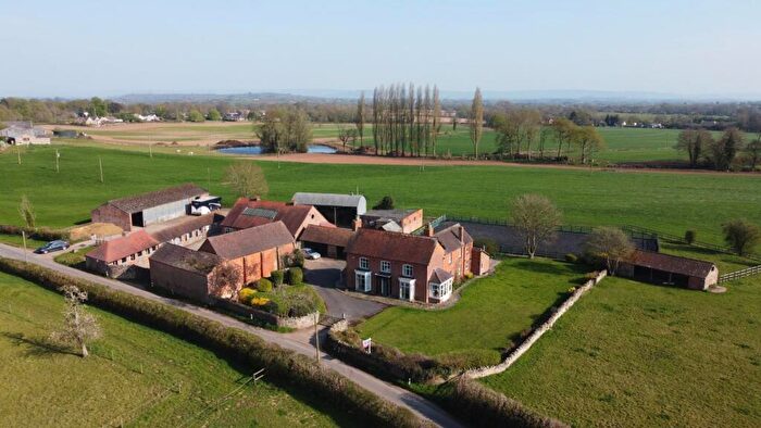 5 Bedroom Detached House For Sale In Taynton, Gloucestershire, GL19