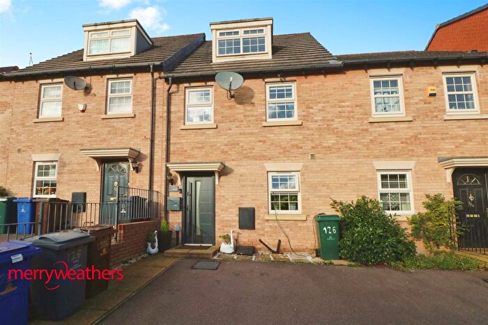 3 Bedroom Town House For Sale In Barnsbridge Grove, Barnsley, S70