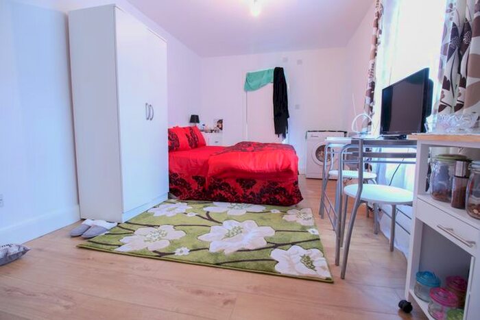 Studio To Rent In Homerton High Street, Homerton, E9