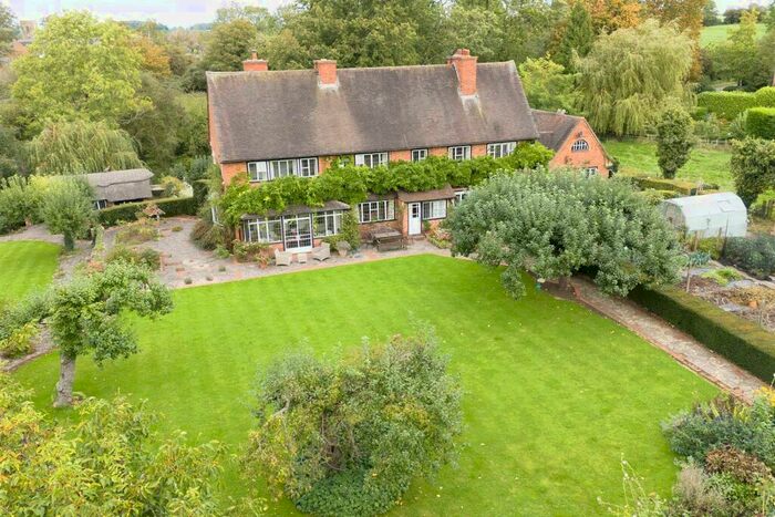 5 Bedroom Detached House For Sale In Carlton Lane, Burton Overy, Leicestershire, LE8