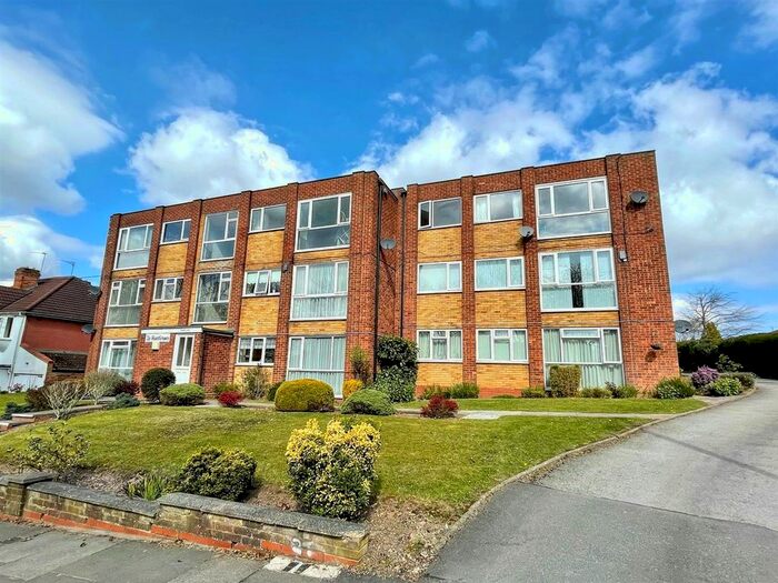 2 Bedroom Flat To Rent In The Hawthorns, Hagley Road West, Oldbury, B68