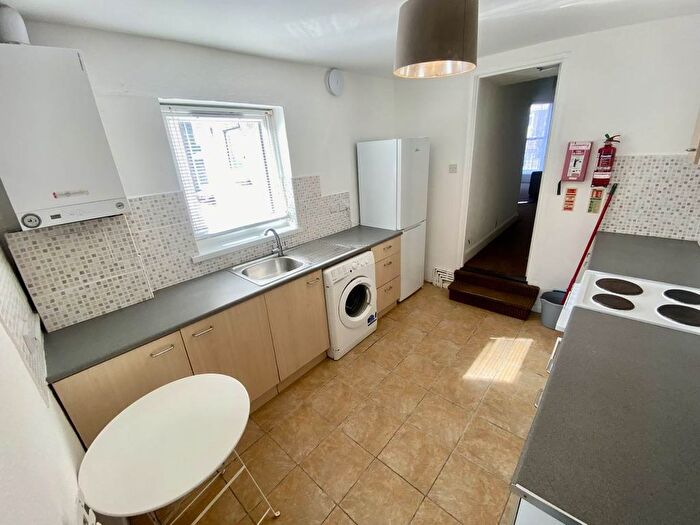 1 Bedroom Flat To Rent In Norfolk Street, Mount Pleasant, Swansea, SA1