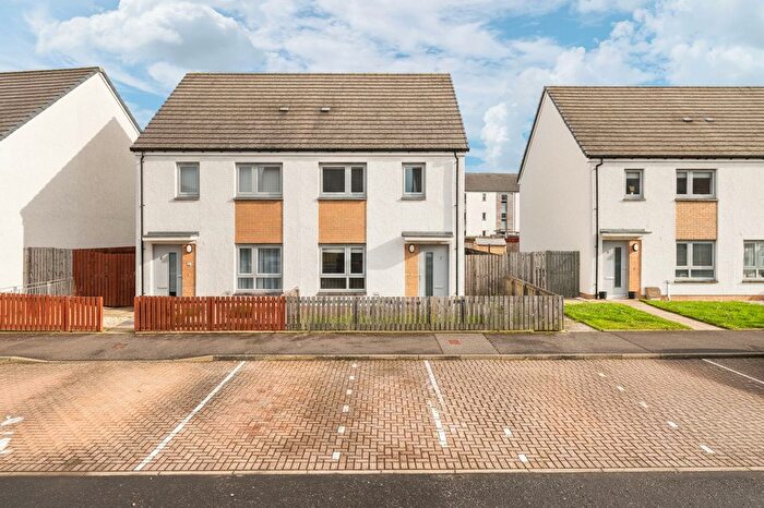 3 Bedroom Semi-Detached House For Sale In Curlers Loan, Stirling, FK8