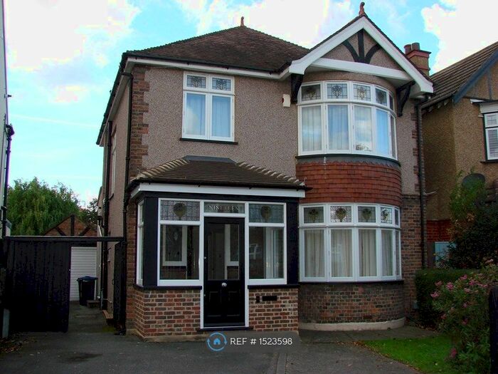 3 Bedroom Detached House To Rent In Poplar Road, Merton Park, London, SW19
