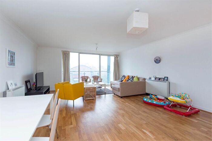 1 Bedroom Apartment To Rent In Boardwalk Place, London, E14