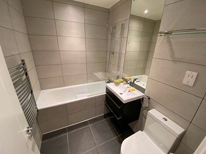 1 Bedroom Flat For Sale In Elstree House, Borehamwood, WD6