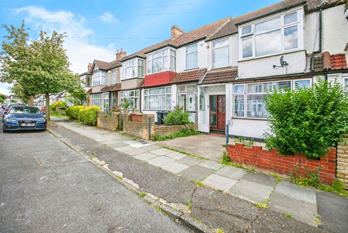 3 Bedroom Terraced House For Sale In Beckway Road, London, SW16