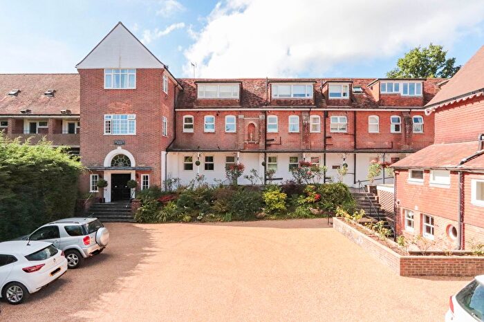 2 Bedroom Flat For Sale In Spring Lane, Burwash, Etchingham, TN19