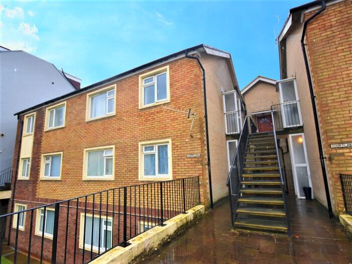 2 Bedroom Flat To Rent In West Hill Road, St. Leonards-On-Sea, TN38