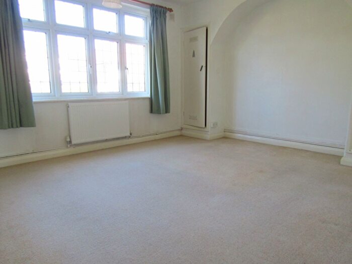 3 Bedroom Flat To Rent In Eton Road, Frinton-On-Sea, CO13