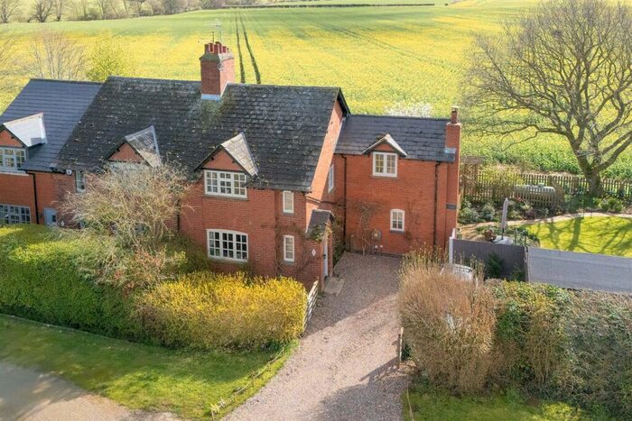 3 Bedroom Semi-Detached House For Sale In Sutton Lane, Dingley, LE16