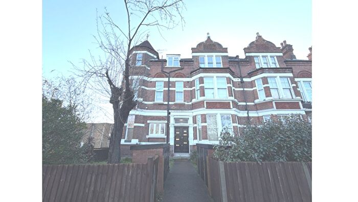 1 Bedroom Flat For Sale In C Nightingale Lane, Balham, London, SW12