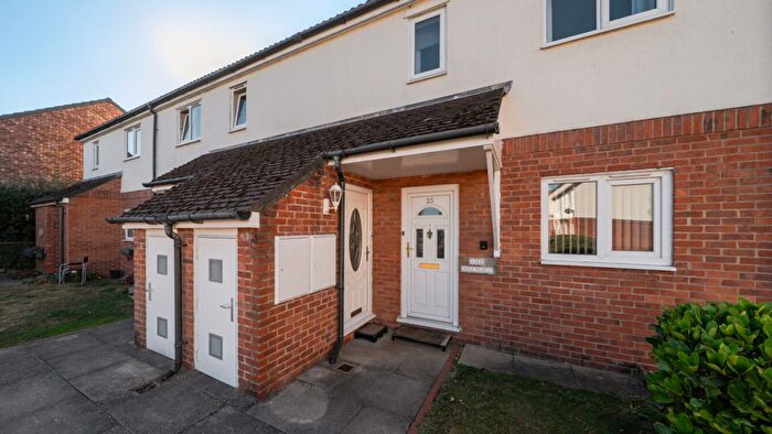 2 Bedroom Flat For Sale In Francis Court, Selby, YO8