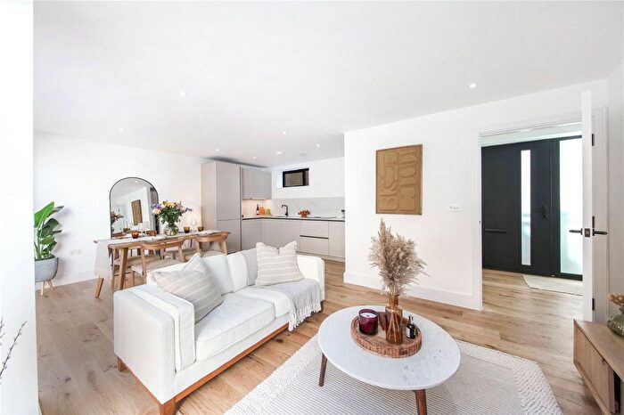 3 Bedroom Flat For Sale In Merivale Road, Putney, London, SW15