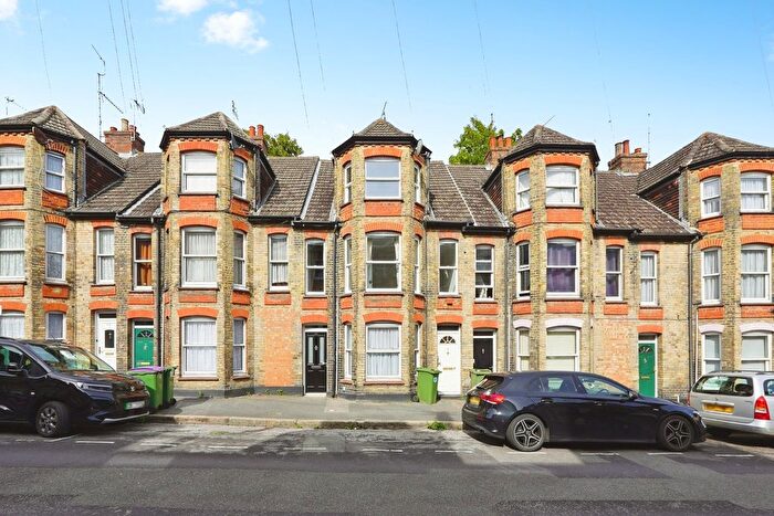 2 Bedroom Maisonette For Sale In Bradstone Road, Folkestone, Kent, CT20