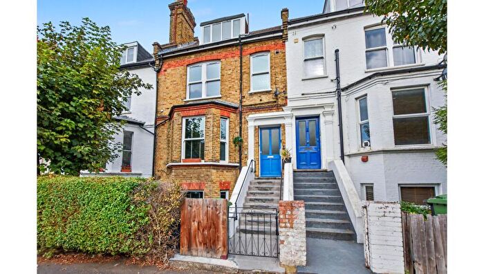2 Bedroom Flat For Sale In B Whiteley Road, Norwood, London, SE19