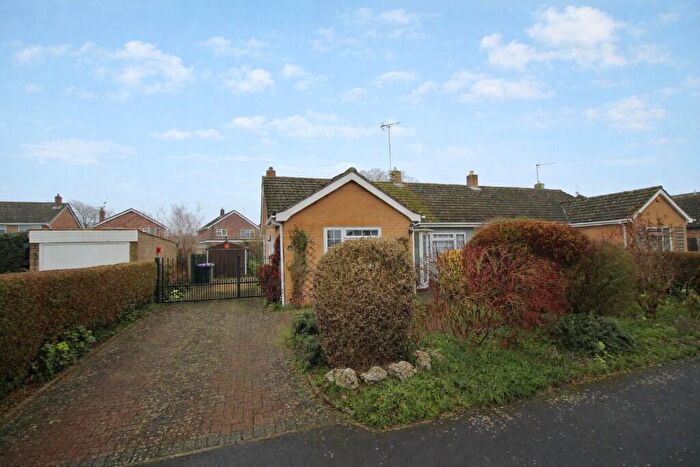 3 Bedroom Semi-Detached Bungalow For Sale In Green Walk, Market Deeping, PE6