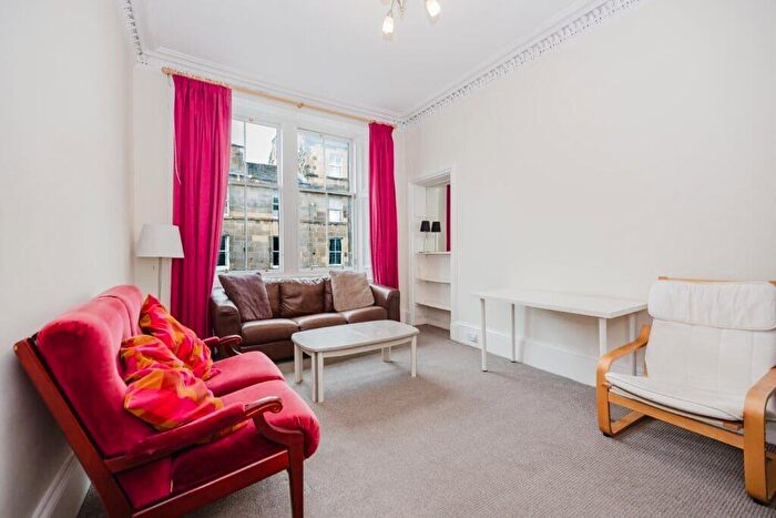 2 Bedroom Flat To Rent In L Montague Street, Edinburgh, EH8