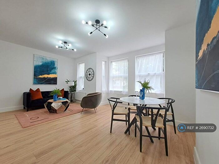 3 Bedroom Flat To Rent In Eagle Road, Wembley, HA0