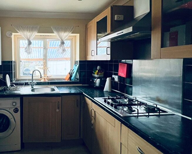 4 Bedroom Terraced House To Rent In Friars Road, East Ham, E6