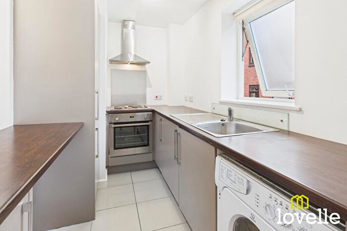 2 Bedroom Flat For Sale In South Lane, Hessle, East Riding Of Yorkshire, HU13