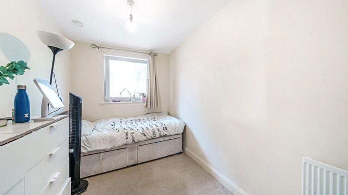 2 Bedroom Flat For Sale In Cottington Street, London, SE11