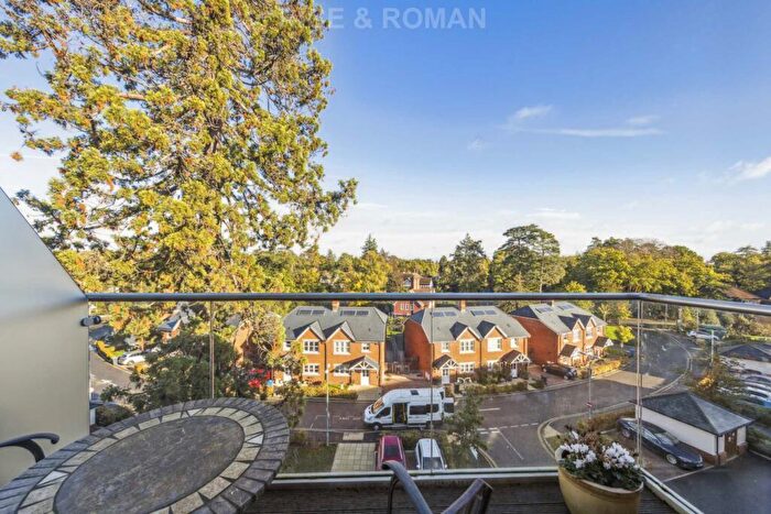 2 Bedroom Retirement Property For Sale In Lynwood Village, Ascot, SL5