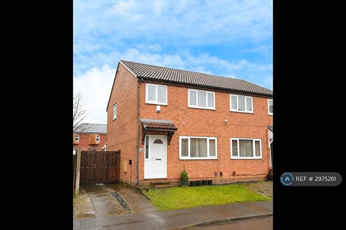 3 Bedroom Semi-Detached House To Rent In Crestwood Court, Sheffield, S5