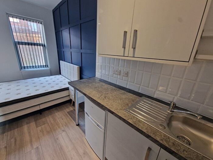 1 Bedroom Studio To Rent In Francis Street, Luton, Bedfordshire, LU1