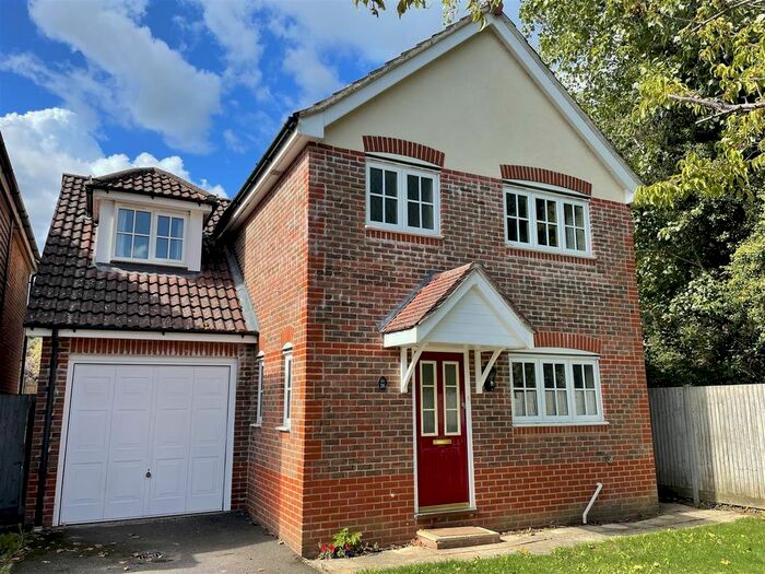 4 Bedroom Detached House To Rent In Greenhill, Staplehurst, Tonbridge, TN12