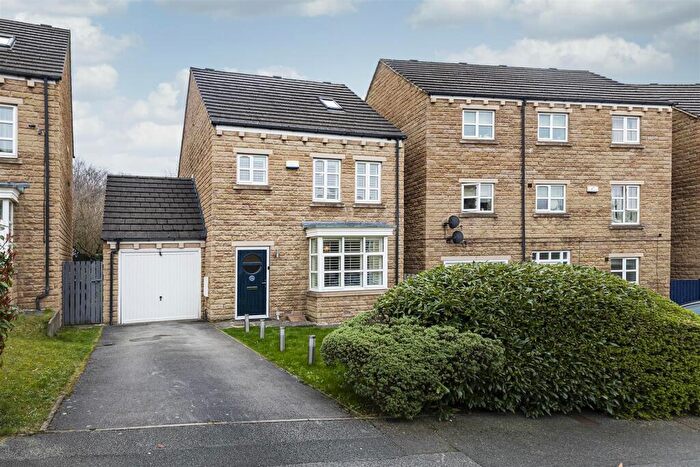 4 Bedroom Detached House For Sale In Suffolk Rise, Huddersfield, HD2